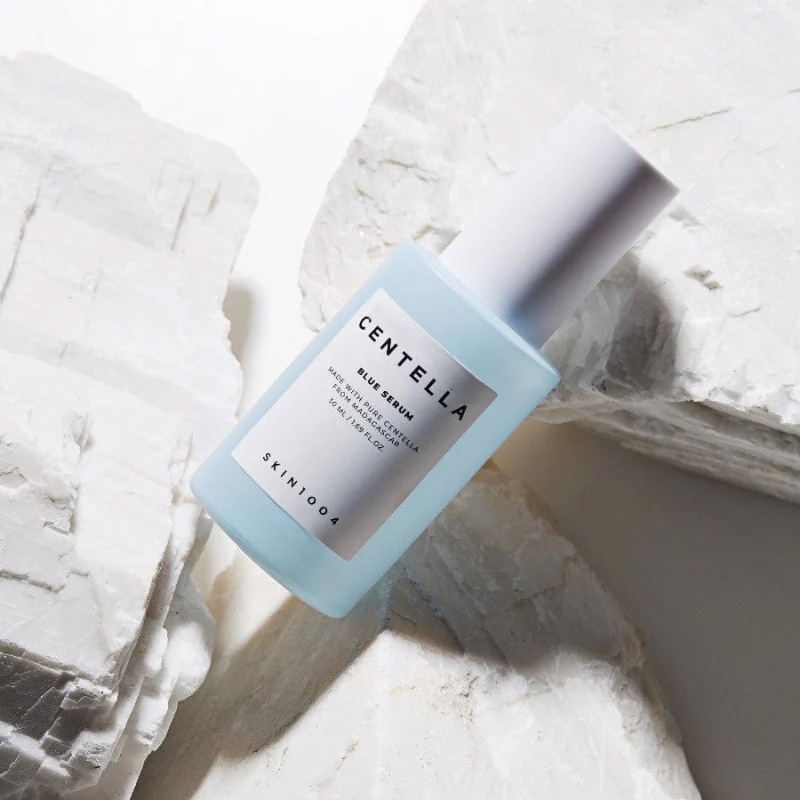 Centella asiatica Hyaluronsyra Essence Water återfuktar, förbättrar hudens kondition och stramar upp huden 30ml